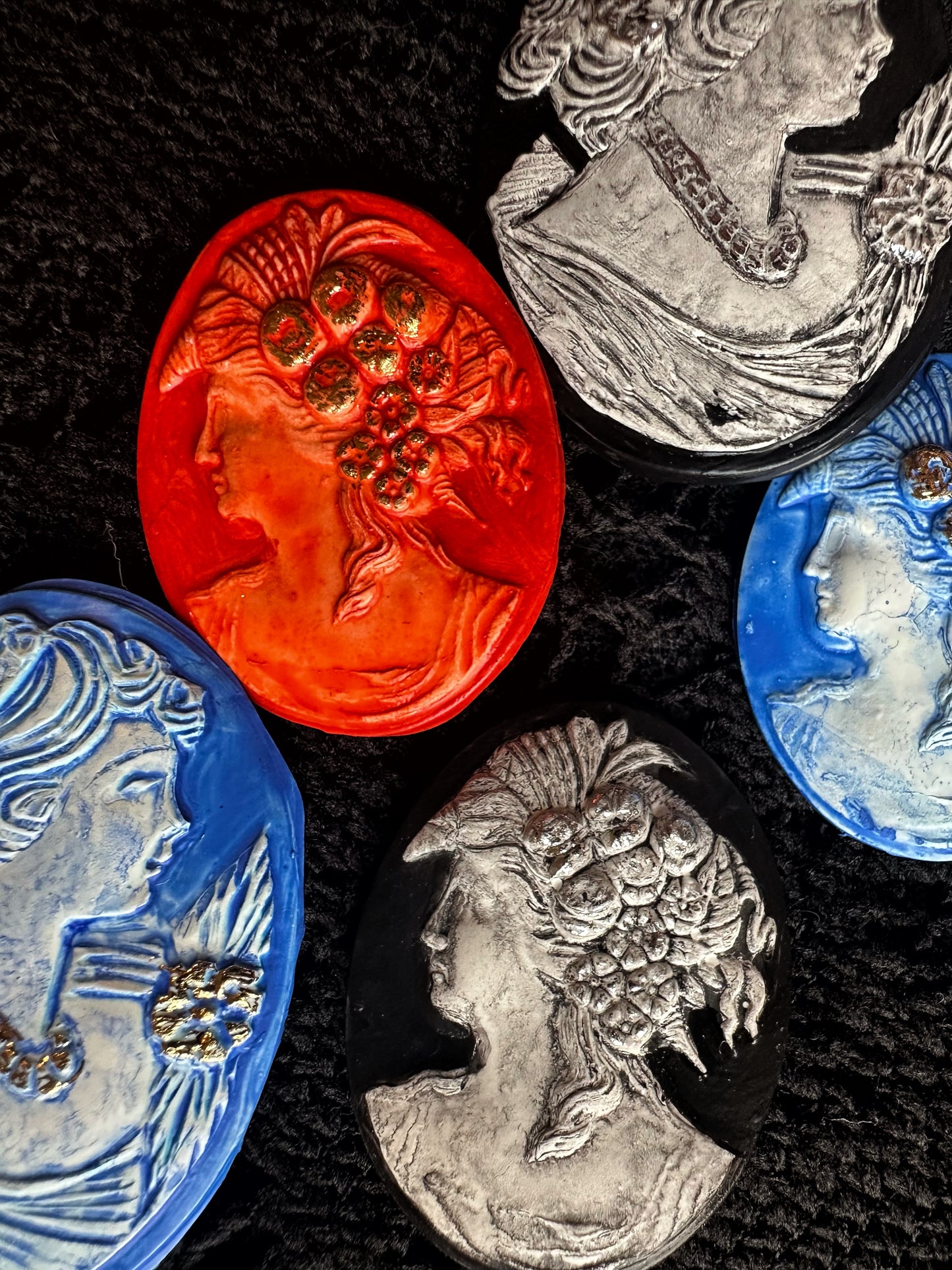 Cameo Magnets
