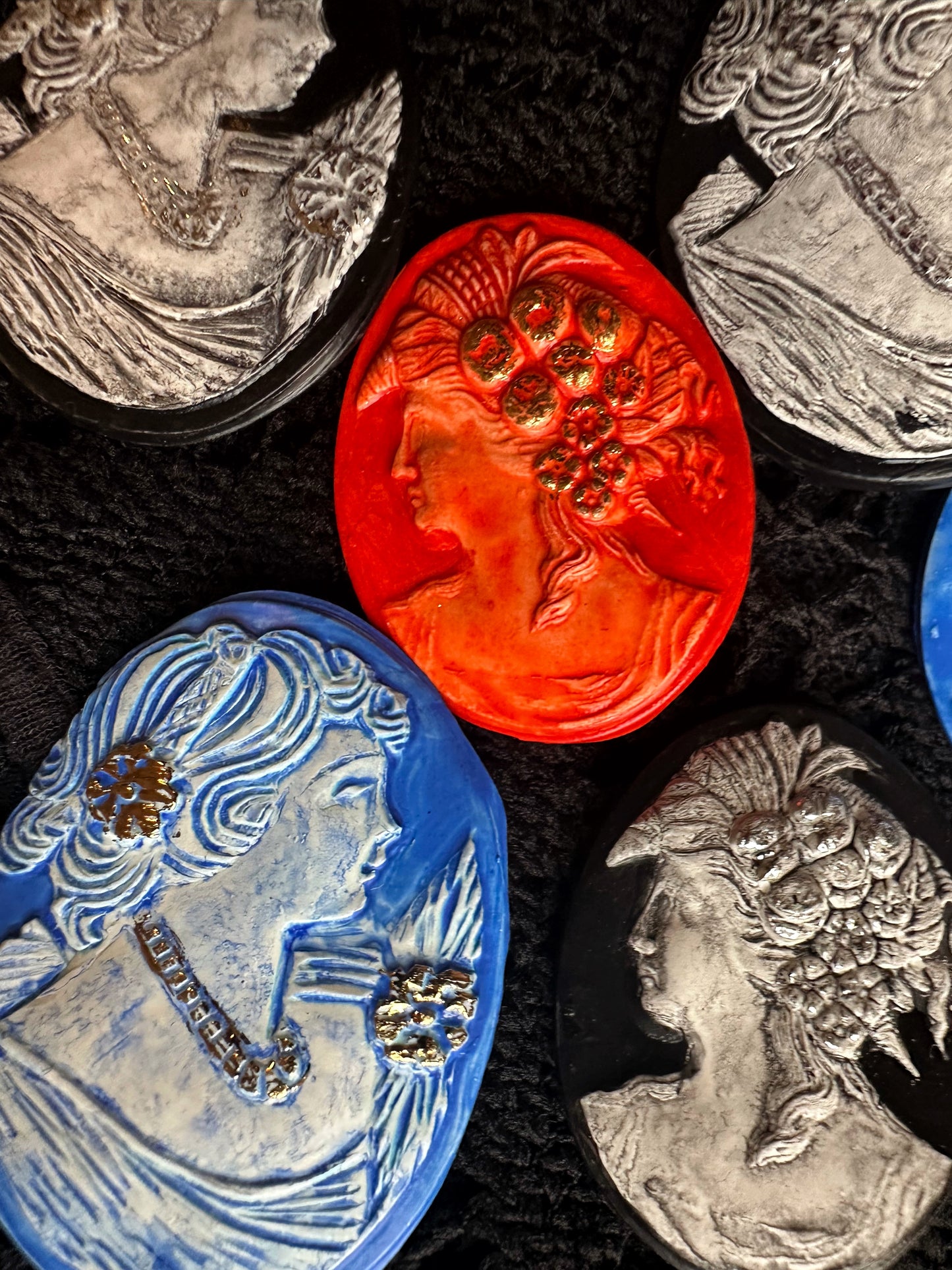 Cameo Magnets