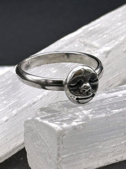 Moon Face Ring